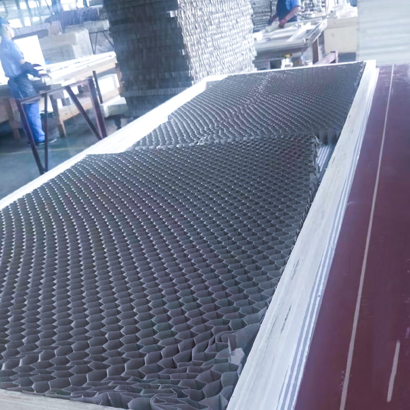 LM135 Tekan Pintu Pelekat untuk Perhimpunan Pintu Kayu